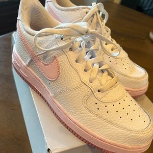 Girls Nike Force 1